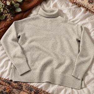 Cozy ann taylor loft turtleneck